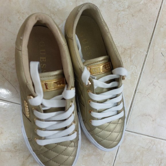 GUESS Women's Loven Casual Lace-Up Sneakers GOLD TONE Size 5 - Picture 8 of 12